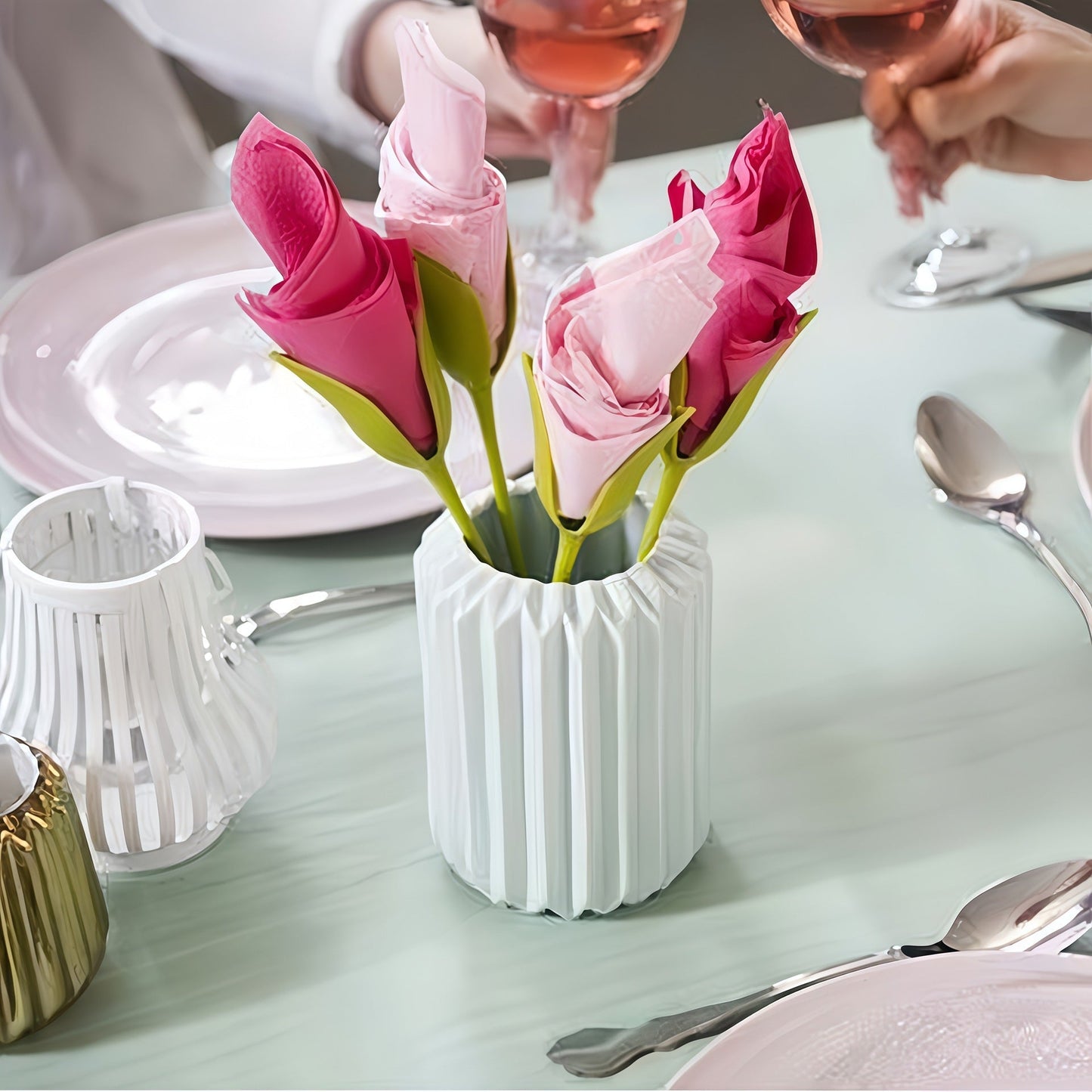 Vodlan™ BloomTwist™ 3-Second Rose Maker — Turn Ordinary Napkins into Table Art (Offer)